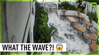 Ocean wave hits restaurant in California