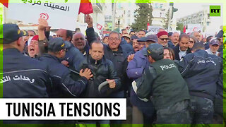 Scuffles erupt at protest against the president in Tunis