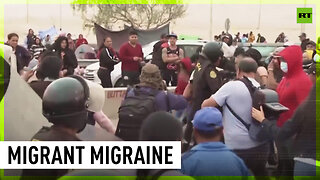 Migrants clash with police at Peru-Chile border