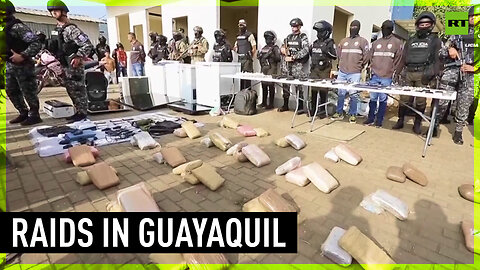 Violent Guayaquil neighborhood under raids by Ecuadorian police