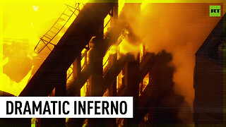 Massive fire engulfs building in Sydney