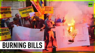 Italians burn energy bills in capital