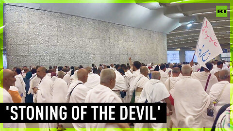 Thousands arrive in Mecca to take part in 'Stoning of the Devil' amid Hajj pilgrimage