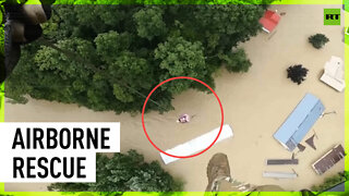 Flood victims saved by helicopter in Kentucky