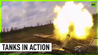 Russian tanks suppress fortified positions of Ukrainian army