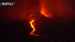 Cumbre Vieja volcano eruption shows no signs of abating