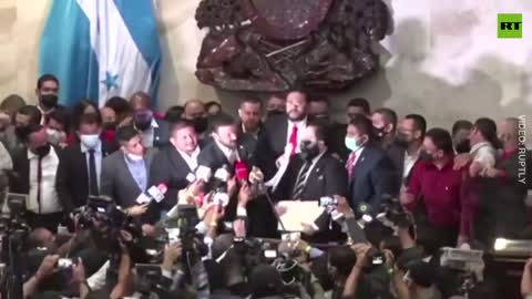 New Honduran Congress President’s Swearing-In Ends in Scuffles