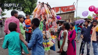 Fearlesssss | Nagpanchami festival sees locals dance with snakes in India